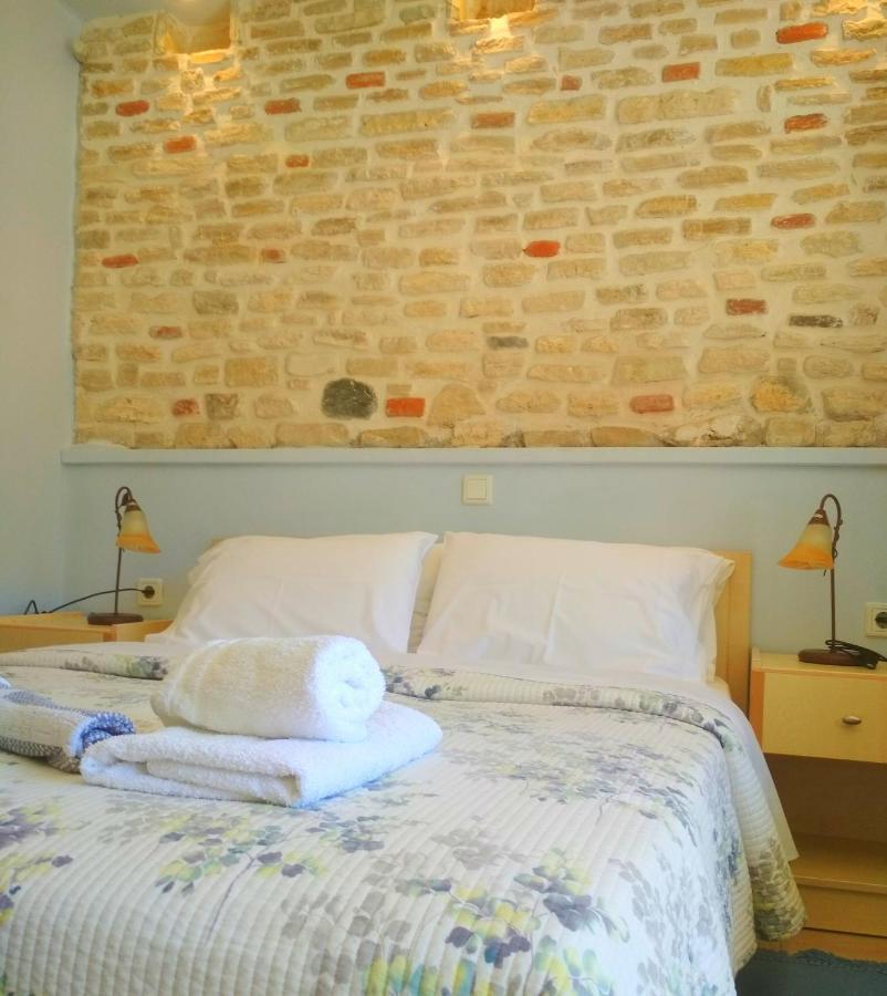 Rent Rooms Alexiou Límni エクステリア 写真